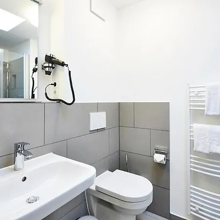 Deichhaeuser Anna Kueste Deichhaeuser Anna Kueste 2-32 דירה